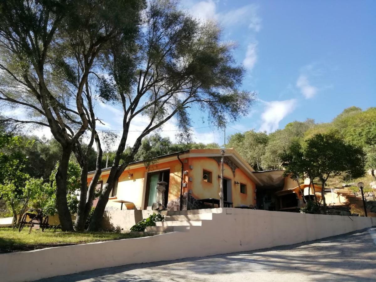 In Campagna Da Nino Hotel ออลเบีย ภายนอก รูปภาพ